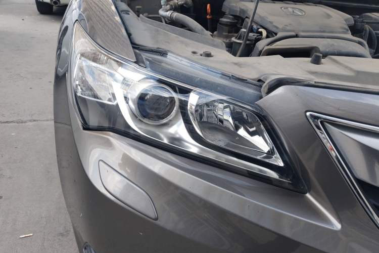 Used Acura ILX 2013 1.5L Hybrid Right Front Headlight