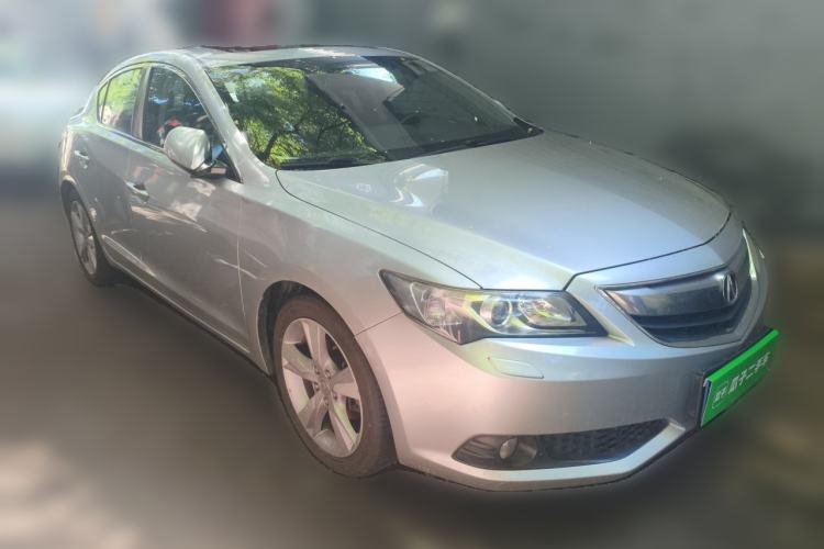 Used Acura ILX 2013 2.0L Elite Edition Front Right 45 Deg