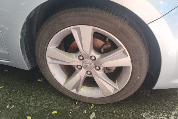 Used Acura ILX 2013 2.0L Elite Edition Right Front Wheel Hub
