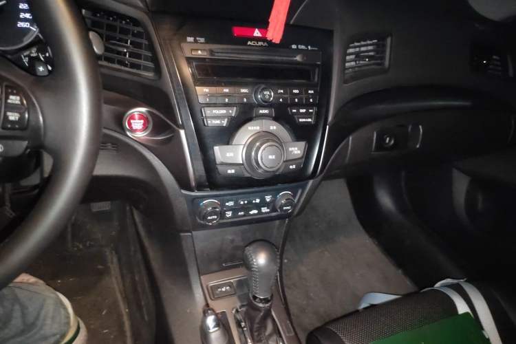 Used Acura ILX 2013 2.0L Elite Edition Audio And AC Panel