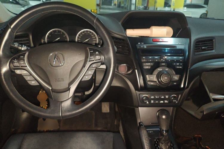 Used Acura ILX 2013 2.0L Elite Edition Center Console