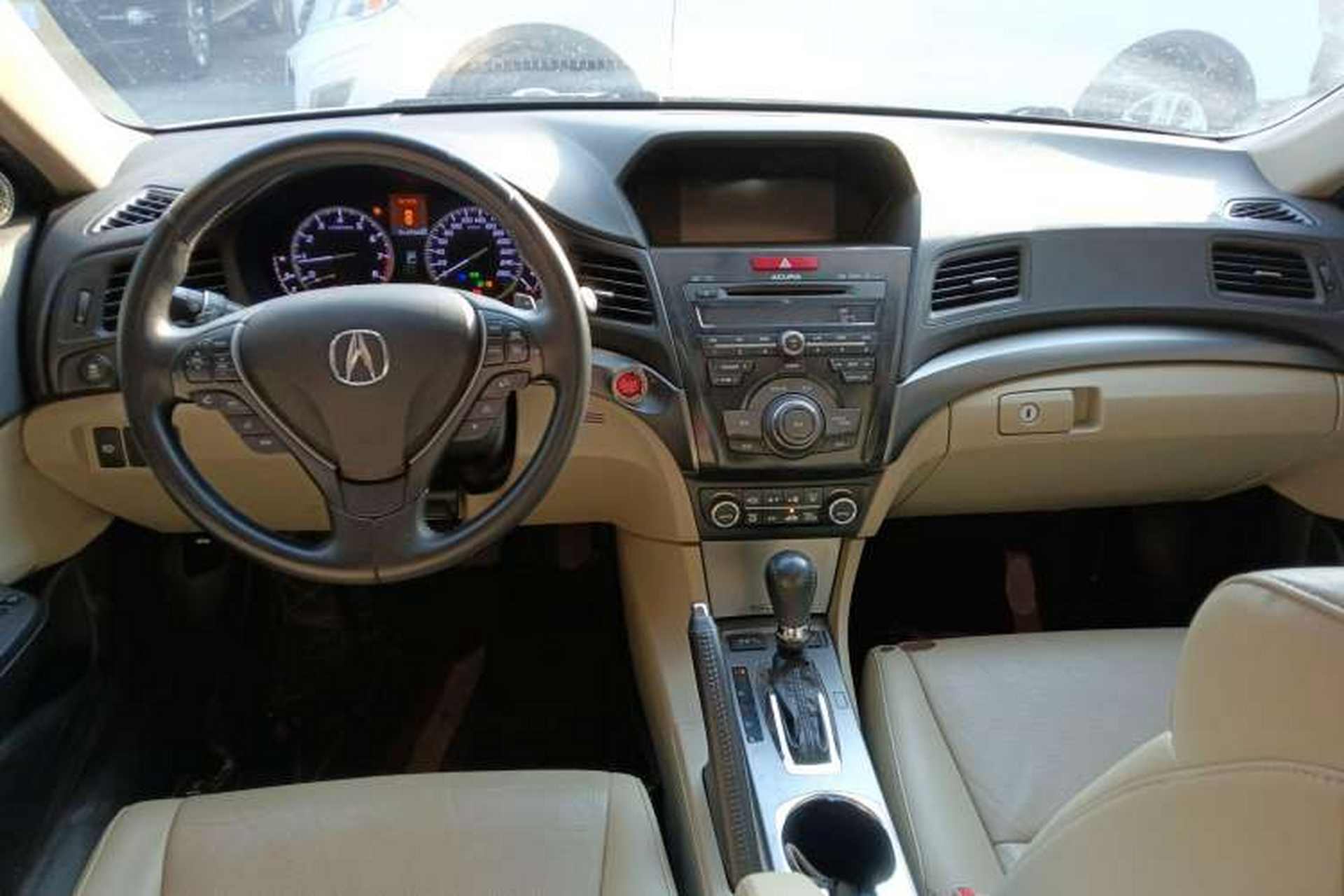 Used Acura ILX 2013 2.0L Elite Edition Center Console