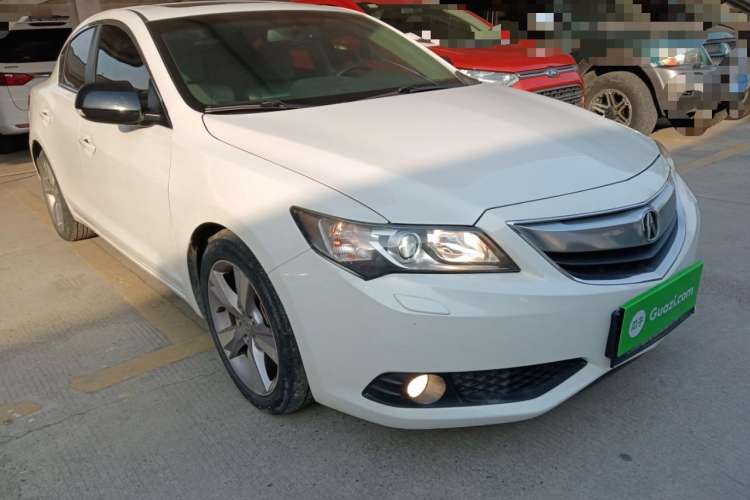 Used Acura ILX 2013 2.0L Elite Edition Front Right 45 Deg
