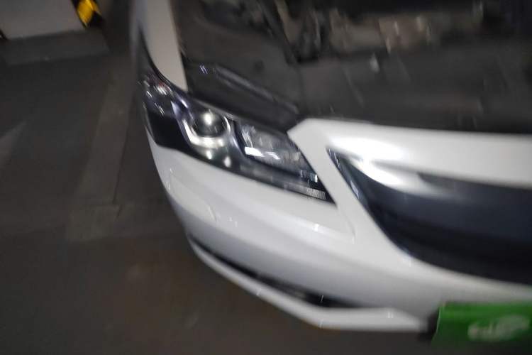 Used Acura ILX 2013 2.0L Elite Edition Right Front Headlight