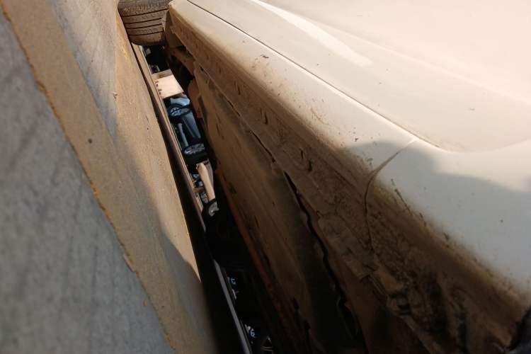 Used Acura ILX 2013 2.0L Elite Edition Right Side Sill