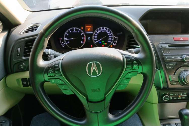 Used Acura ILX 2013 2.0L Elite Edition Steering Wheel