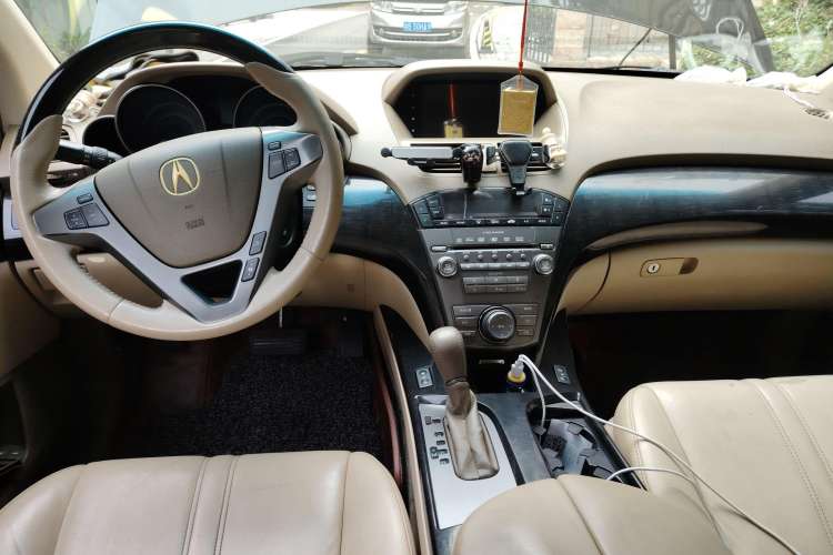 Used Acura MDX 2007 3.7 Center Console