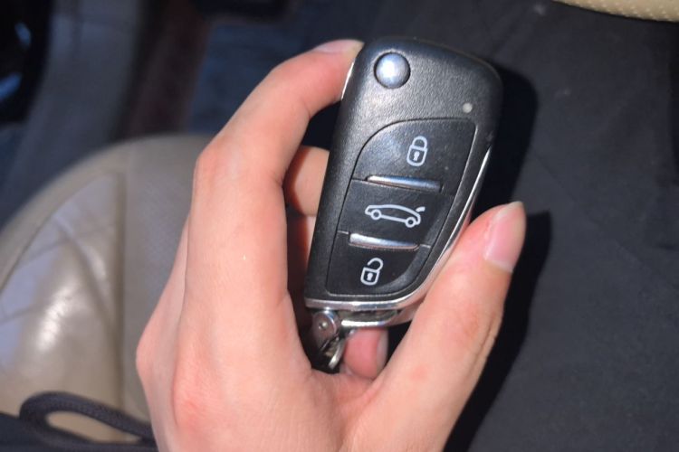 Used Acura MDX 2009 3.7 Luxury Sport Edition Vehicle Key
