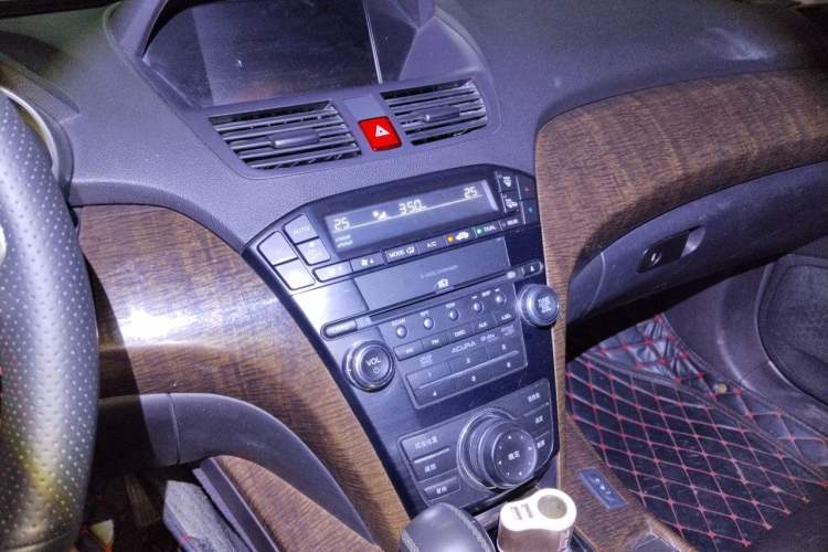 Used Acura MDX 2010 3.7 Standard Edition Audio And AC Panel