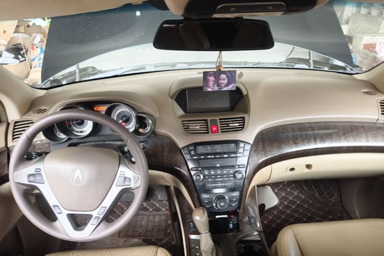Used Acura MDX 2010 3.7 Standard Edition Center Console