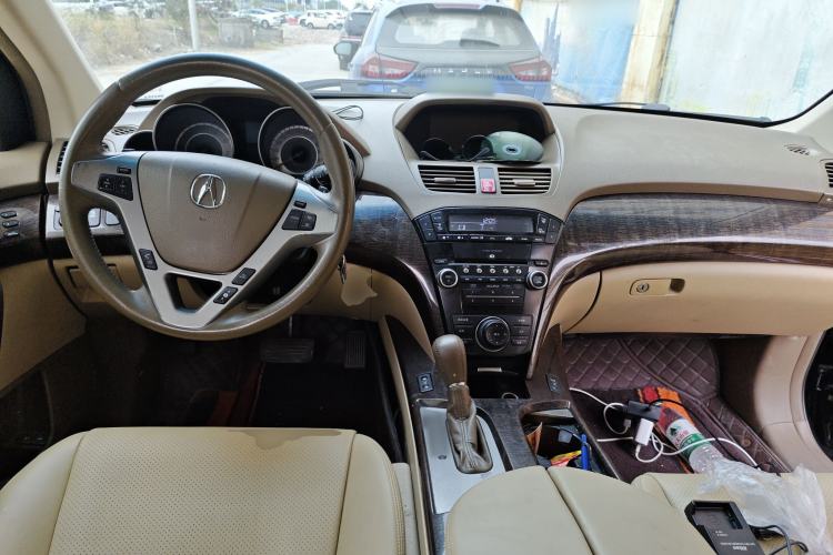 Used Acura MDX 2010 3.7 Standard Edition Center Console