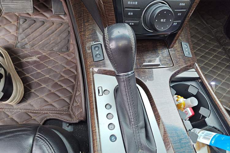 Used Acura MDX 2010 3.7 Comfort Edition Gear Lever