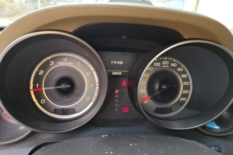 Used Acura MDX 2010 3.7 Standard Edition Odometer Close Up
