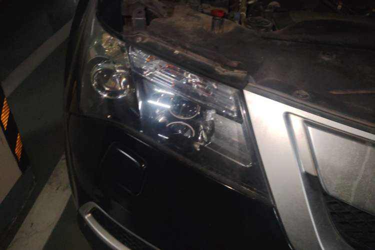 Used Acura MDX 2010 3.7 Comfort Edition Right Front Headlight