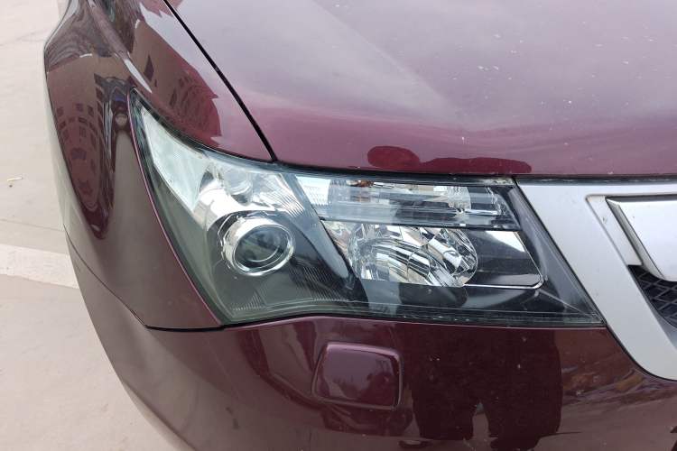 Used Acura MDX 2010 3.7 Comfort Edition Right Front Headlight