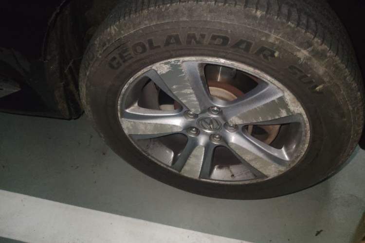 Used Acura MDX 2010 3.7 Comfort Edition Right Front Wheel Hub