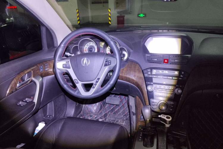 Used Acura MDX 2010 3.7 Standard Edition Steering Wheel