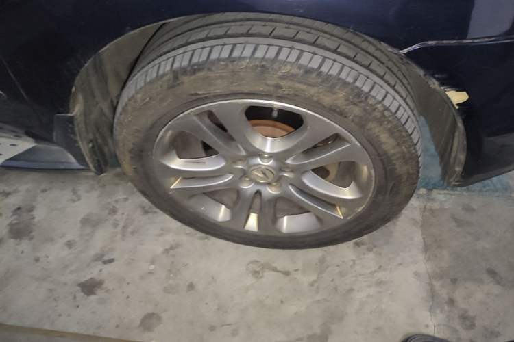 Used Acura MDX 2010 3.7 Standard Edition Right Front Wheel Hub