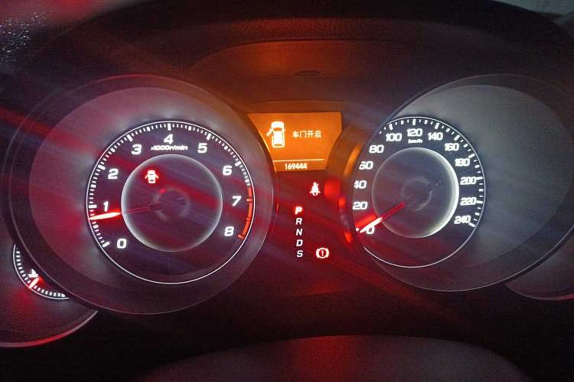 Used Acura MDX 2010 3.7 Standard Edition Odometer Close Up