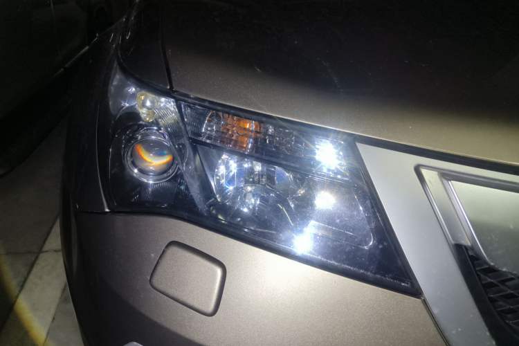 Used Acura MDX 2010 3.7 Standard Edition Right Front Headlight