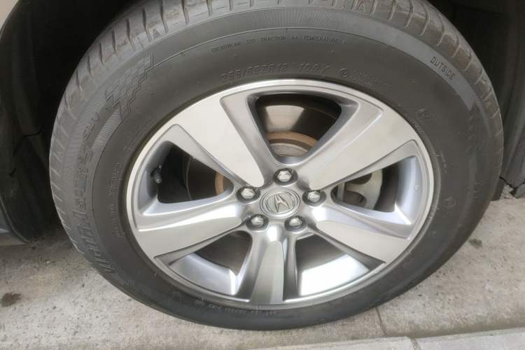 Used Acura MDX 2010 3.7 Standard Edition Right Front Wheel Hub