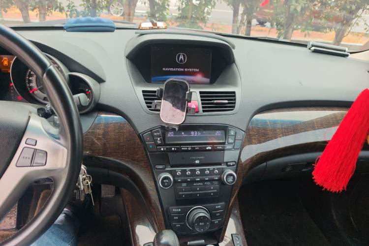 Used Acura MDX 2010 3.7 Standard Edition Center Console
