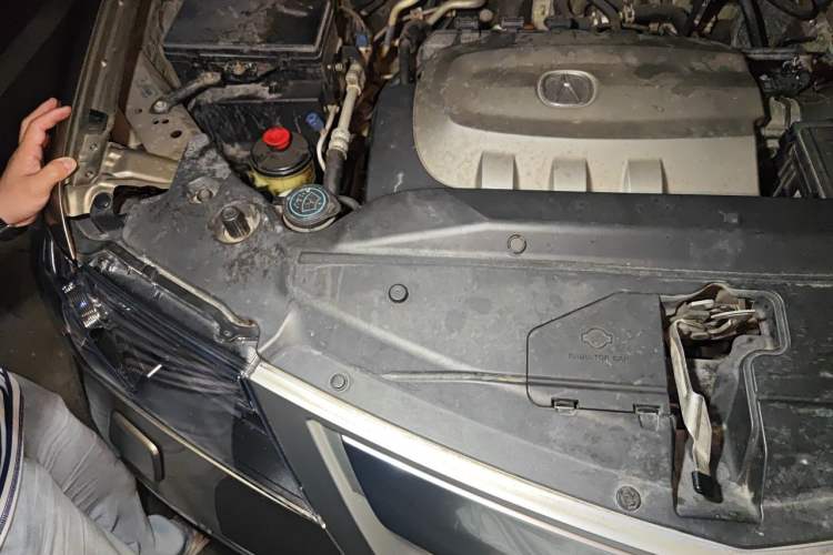 Used Acura MDX 2010 3.7 Standard Edition Engine Bay Right