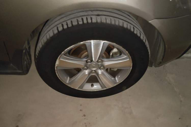Used Acura MDX 2010 3.7 Standard Edition Right Front Wheel Hub