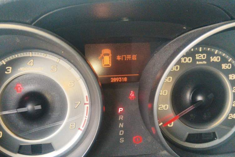 Used Acura MDX 2010 3.7 Standard Edition Odometer Close Up