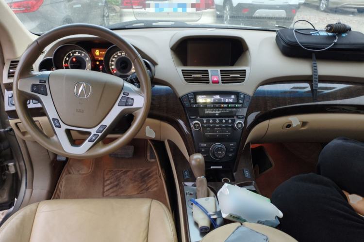 Used Acura MDX 2010 3.7 Standard Edition Center Console