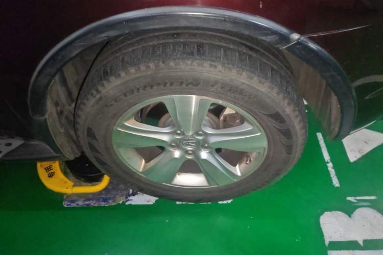Used Acura MDX 2010 3.7 Comfort Edition Right Front Wheel Hub