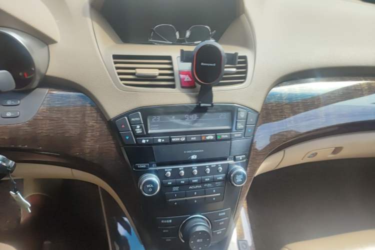 Used Acura MDX 2010 3.7 Standard Edition Audio And AC Panel