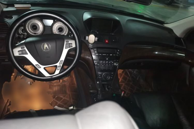 Used Acura MDX 2010 3.7 Standard Edition Center Console