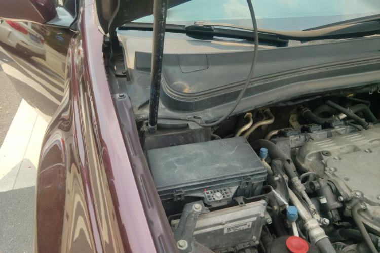 Used Acura MDX 2010 3.7 Standard Edition Engine Bay Right