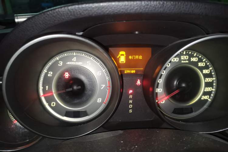 Used Acura MDX 2010 3.7 Standard Edition Odometer Close Up