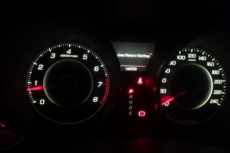 Used Acura MDX 2010 3.7 Standard Edition Odometer Close Up