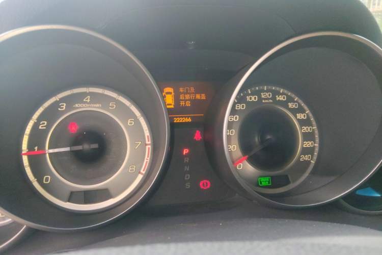 Used Acura MDX 2010 3.7 Standard Edition Odometer Close Up