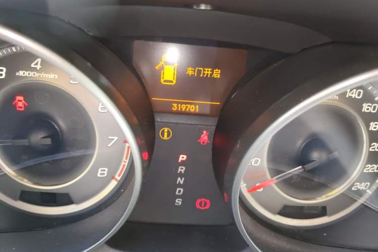 Used Acura MDX 2010 3.7 Comfort Edition Odometer Close Up