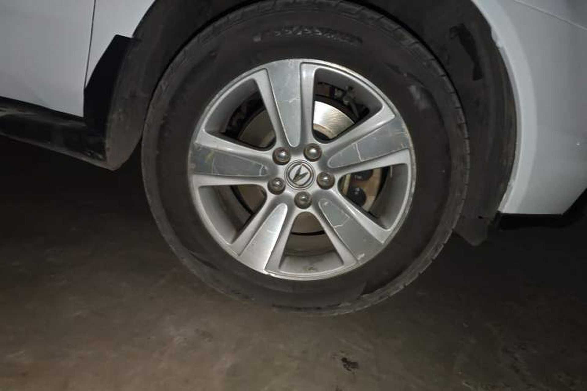 Used Acura MDX 2010 3.7 Standard Edition Right Front Wheel Hub