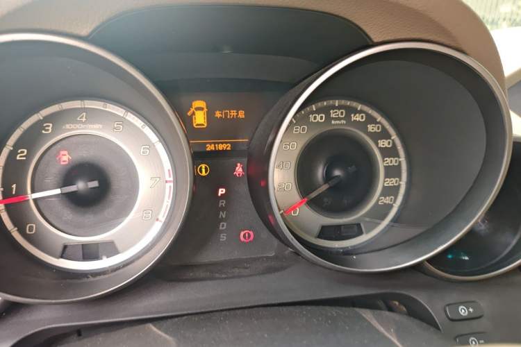 Used Acura MDX 2011 3.7 Standard Deluxe Sport Edition Odometer Close Up