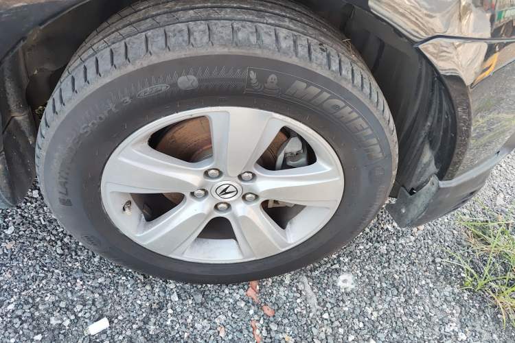Used Acura MDX 2011 3.7 Standard Deluxe Sport Edition Right Front Wheel Hub