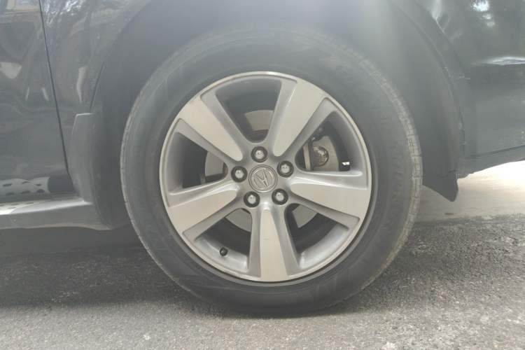 Used Acura MDX 2011 3.7 Standard Deluxe Sport Edition Right Front Wheel Hub