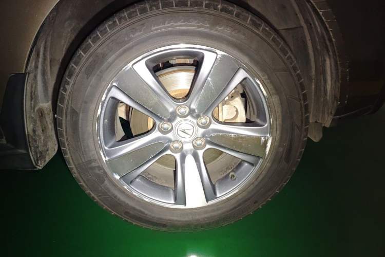 Used Acura MDX 2011 3.7 Standard Deluxe Sport Edition Right Front Wheel Hub