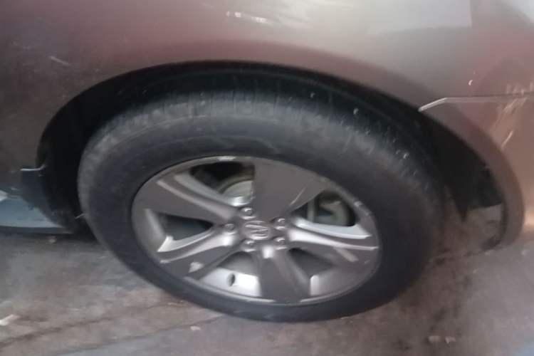 Used Acura MDX 2011 3.7 Standard Deluxe Sport Edition Right Front Wheel Hub