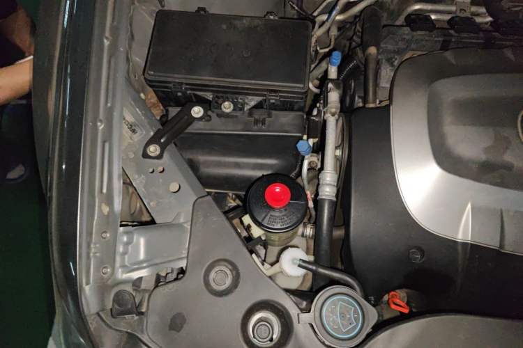 Used Acura MDX 2011 3.7 Standard Deluxe Sport Edition Engine Bay Right