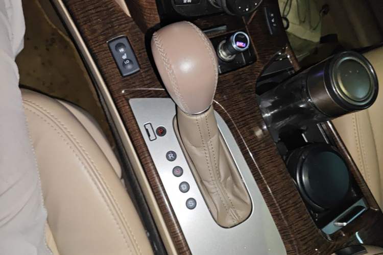 Used Acura MDX 2011 3.7 Standard Deluxe Sport Edition Gear Lever