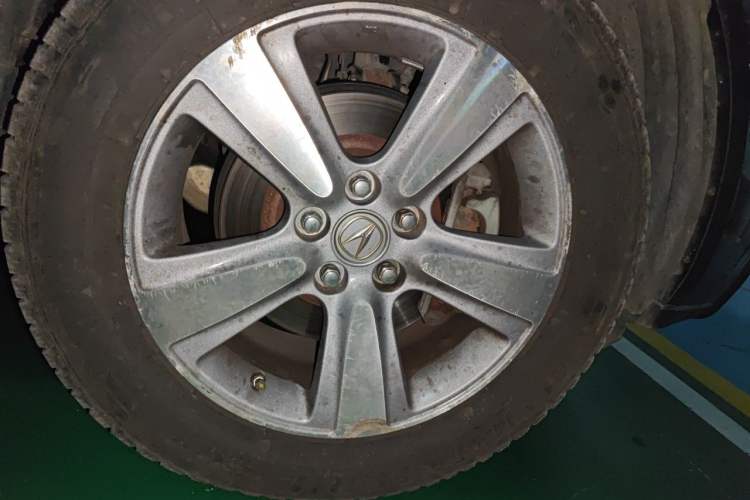 Used Acura MDX 2011 3.7 Standard Deluxe Sport Edition Right Front Wheel Hub