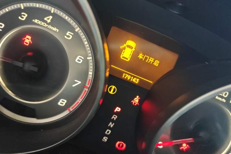 Used Acura MDX 2011 3.7 Standard Deluxe Sport Edition Odometer Close Up