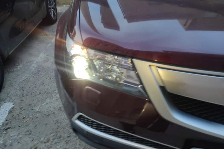Used Acura MDX 2011 3.7 Standard Deluxe Sport Edition Right Front Headlight