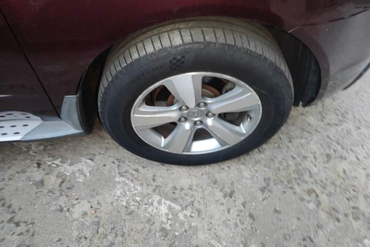 Used Acura MDX 2011 3.7 Standard Deluxe Sport Edition Right Front Wheel Hub